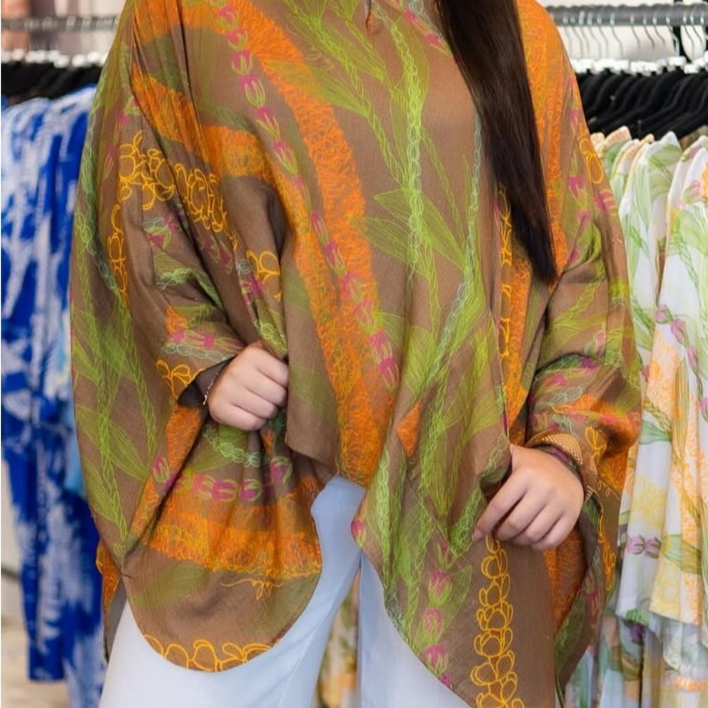 Simply Sisters Lei Blouse
